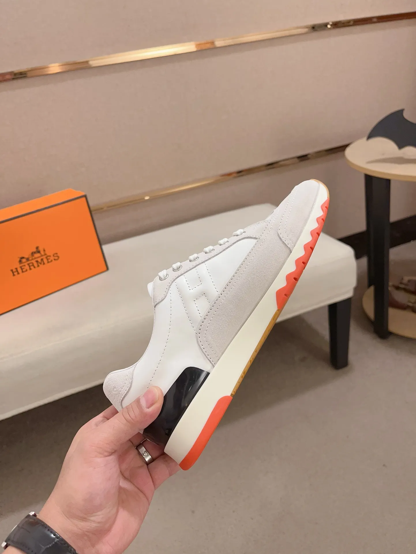 Ex-factory price: 500💰《HERMES》【Classic original single version】Hermès; top 🔝purchasing agent🔍🔍men's latest 🇺🇸sold simultaneously, original imported from Italy ▲▲first-layer cowhide ▲▲ (high-end, nobility and class) ) Exquisite workmanship (Italian 🇮🇹 imported water-dyed 🐂 cowhide lining) sole: original sole provided by the original factory, ⚠️exclusive double-layer activity·TPR·rubber·combined molded outsole; super comfortable·wear-resistant·non-slip·environmental protection The real thing is more beautiful when photographed in kind (high quality, following orders), you can come in and out at will * Number of yards: 38·39·40·41·42·43·44# (can be customized 45.)